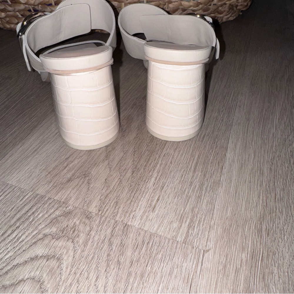 New Dolce Vita Elegant Cream Women's Heels - Picture 5 of 8